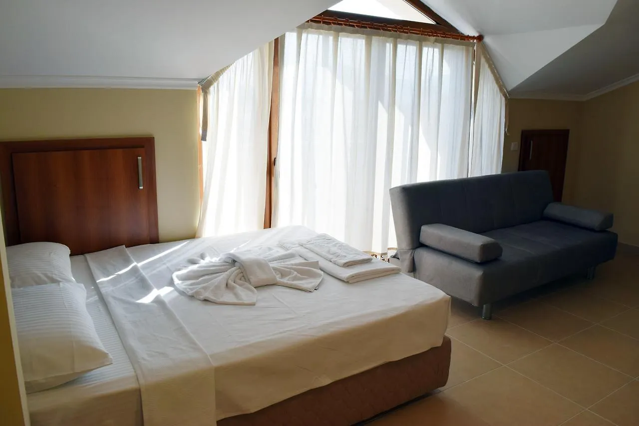 In Forest Goecek Aparthotel