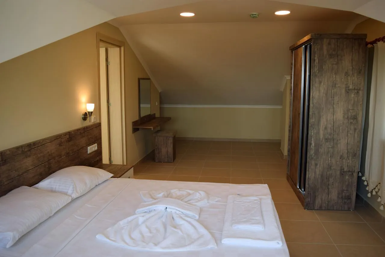 Aparthotel In Forest Goecek