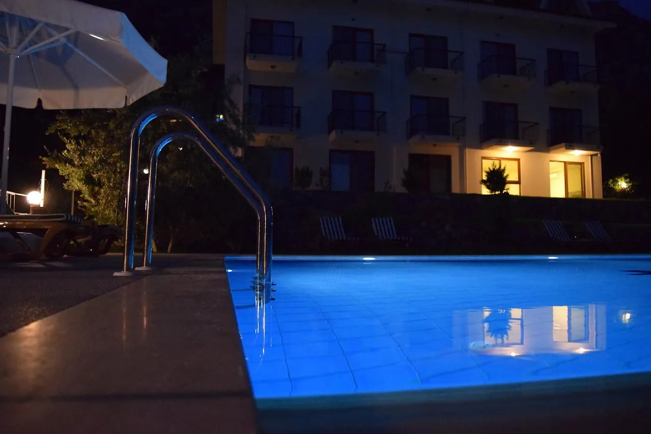 In Forest Goecek Aparthotel